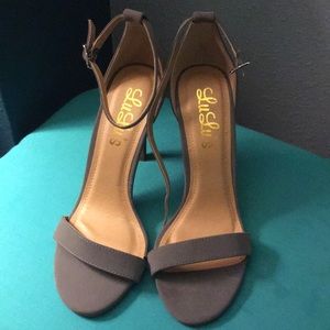 Lu Lu’s Light Gray Heels